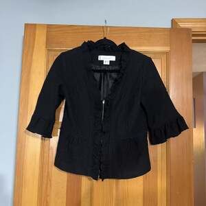 MAC & JAC BLACK RUFFLE ZIPPER UP RAYON WOOL JACKET TOP‎ size MEDIUM